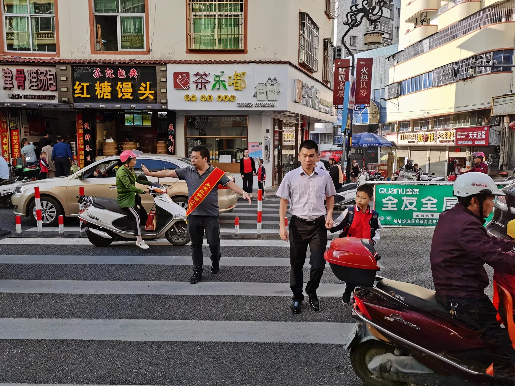 教育局回应建议取消家长护学岗,决策信息解析说明_网页版97.70.61